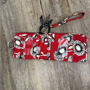 Vera Bradley • Double ID Deco Daisy Quilted Wristlet